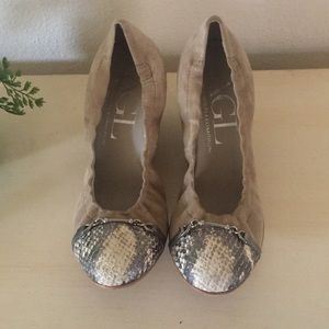 Woman size6 sole leather AGL wedge shoes. Look new